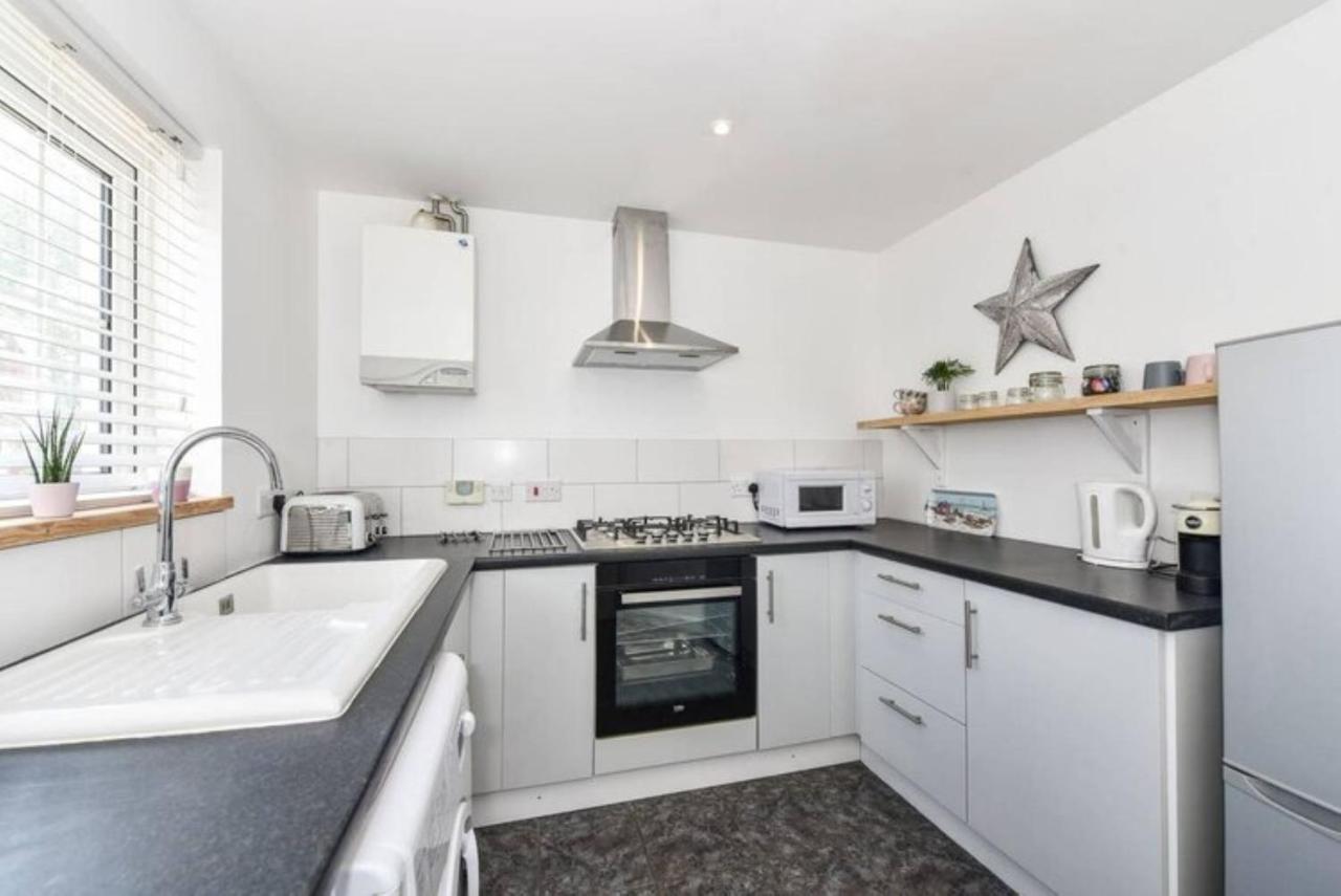 The Little House, Boutique Home Near The Sea Chichester Luaran gambar