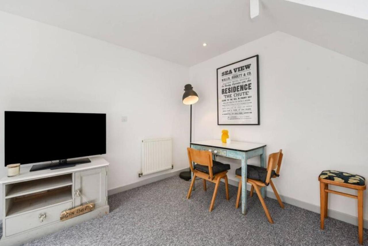 The Little House, Boutique Home Near The Sea Chichester Luaran gambar